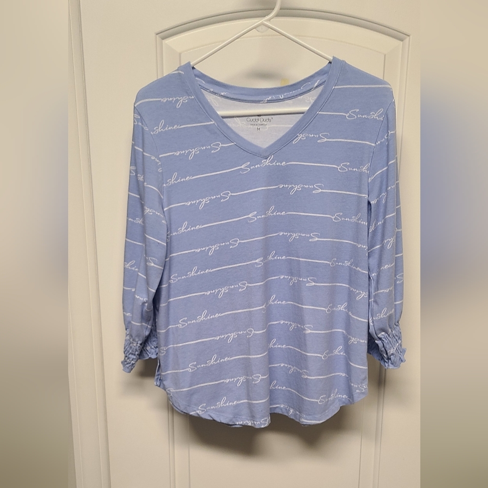 Cuddl Duds Light Blue V-Neck 3/4 Sleeve Tee with Script Stripes